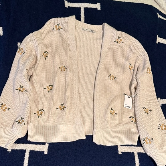 NWT Dex Beige Floral Women's Cardigan - Picture 1 of 5